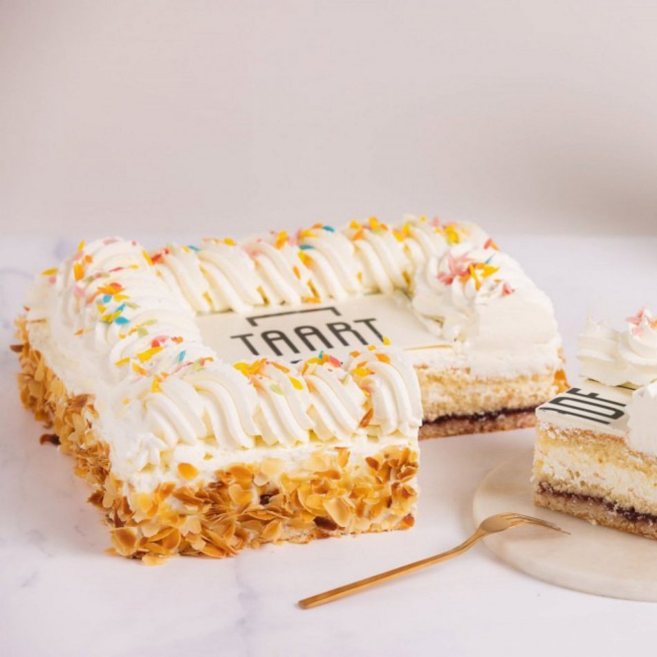 Feestelijke slagroomtaart 10 personen